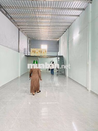 KHO MỚI XÂY SẠCH ĐẸP. GÁC LỬNG. ĐƯỜNG THÔNG XE TẢI