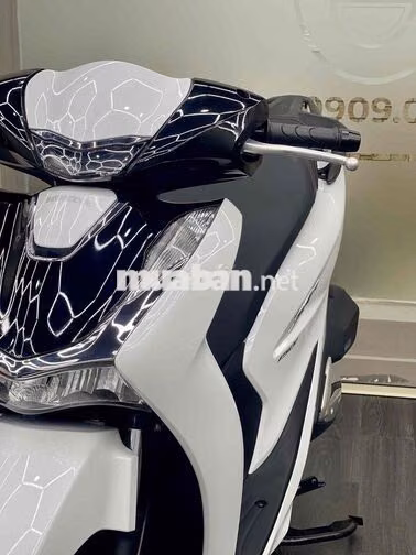 Honda SH 125 CBS 2023 Trắng Bạc Đen