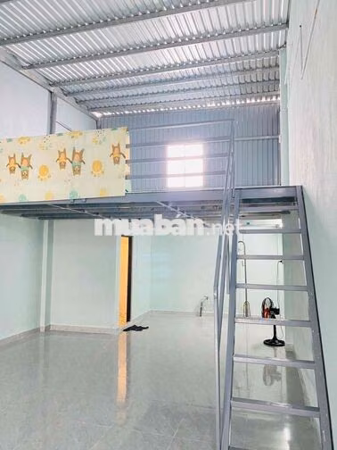 KHO MỚI XÂY SẠCH ĐẸP. GÁC LỬNG. ĐƯỜNG THÔNG XE TẢI
