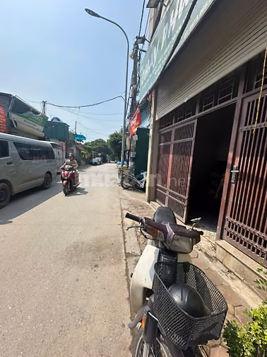 Cho thuê 2 căn tầng 2 và 4 khu nhà 4 tầng x60 m2/ tầng mặt đường 