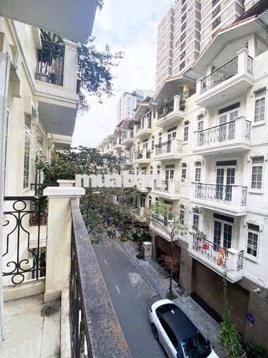 phòng 2tr2 có ban công - khu Biệt thự 96B Nguyễn Huy Tưởng