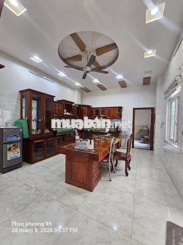 nhà mặt tiền nhánh ,phù hợp vừa ở , kd, vp,cty, vv.7p