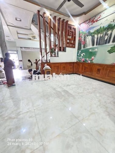 nhà mặt tiền nhánh ,phù hợp vừa ở , kd, vp,cty, vv.7p