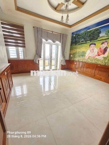 nhà mặt tiền nhánh ,phù hợp vừa ở , kd, vp,cty, vv.7p