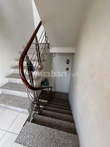 Cho thuê 2 căn tầng 2 và 4 khu nhà 4 tầng x60 m2/ tầng mặt đường 