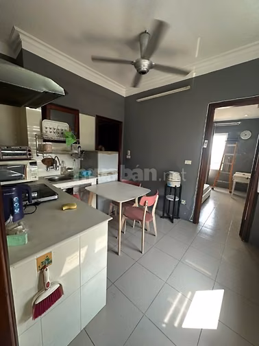 Cho thuê 2 căn tầng 2 và 4 khu nhà 4 tầng x60 m2/ tầng mặt đường 