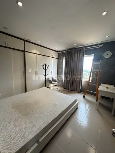 Cho thuê 2 căn tầng 2 và 4 khu nhà 4 tầng x60 m2/ tầng mặt đường 