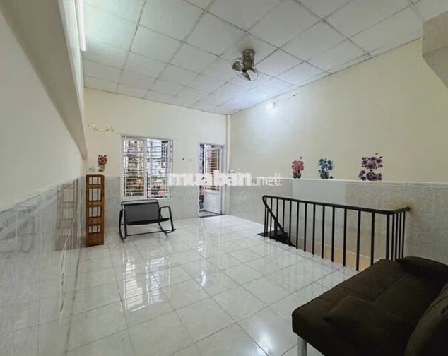 nhà nc lê văn sỹ 2pn q3 gần mai văn ngọc trần quang diệu 