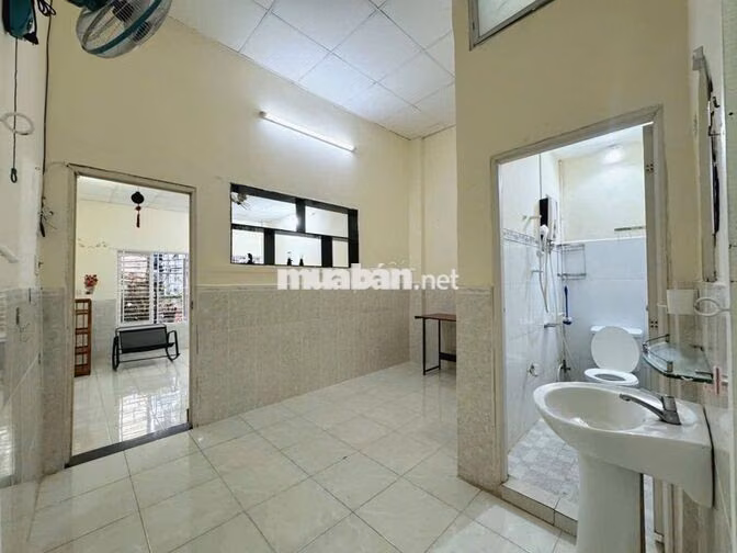 nhà nc lê văn sỹ 2pn q3 gần mai văn ngọc trần quang diệu 