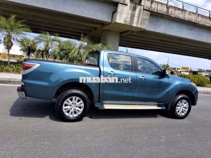 Mazda BT50 2013 2 cầu (4x4) Xanh