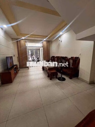 Cho thuê nhà KDC An Sương, 4.5x20m, 3 tầng, 4pn, đường 20m, Q12