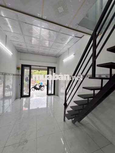 nhà mặt tiền đường TX23 cho thuê nguyên căn