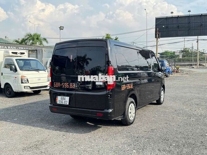 Xe tải van Tera V6 Đen 2 chỗ 5604 km