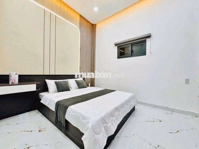 Mặt Tiền khu họ Lê & Phú Thọ Hoà, 3 Tấm, 5 x 18m, 4 Phòng Ngủ, 4 wc