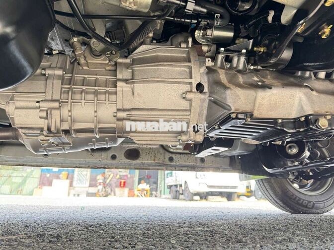 Xe tải van Tera V6 Đen 2 chỗ 5604 km