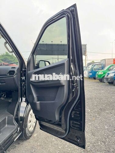 Xe tải van Tera V6 Đen 2 chỗ 5604 km
