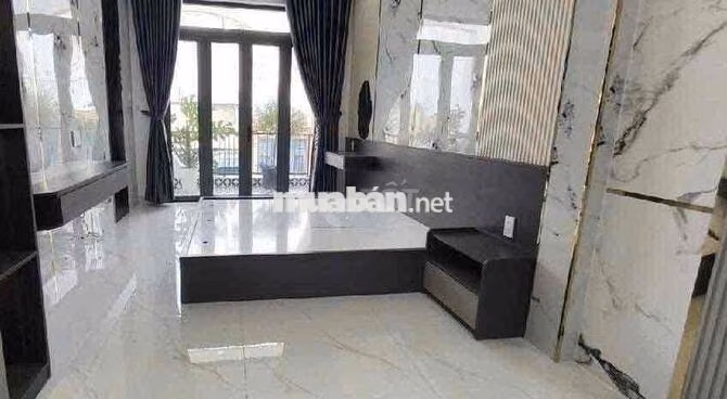 Mặt Tiền khu họ Lê & Phú Thọ Hoà, 3 Tấm, 5 x 18m, 4 Phòng Ngủ, 4 wc
