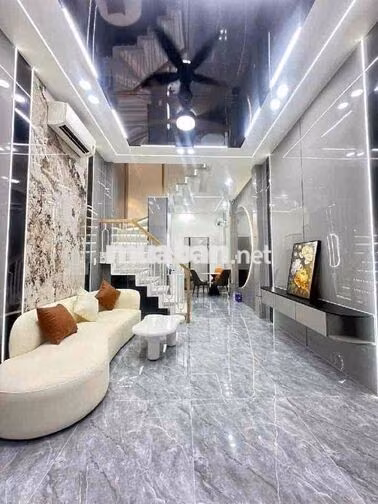 Mặt Tiền khu họ Lê & Phú Thọ Hoà, 3 Tấm, 5 x 18m, 4 Phòng Ngủ, 4 wc