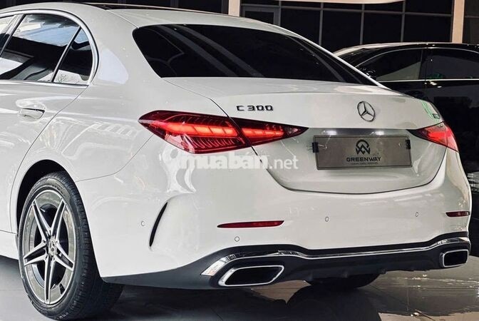 Mercedes C300 AMG 2022 Trắng 33.000 Km
