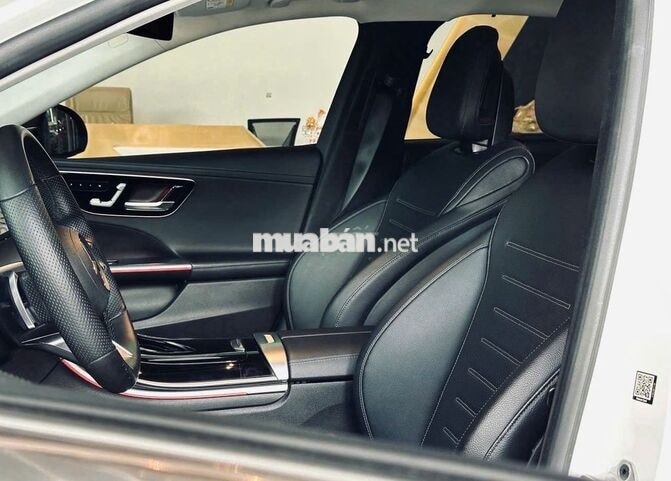 Mercedes C300 AMG 2022 Trắng 33.000 Km