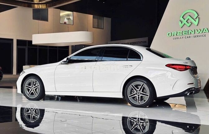 Mercedes C300 AMG 2022 Trắng 33.000 Km