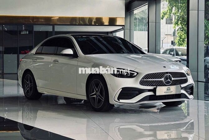 Mercedes C300 AMG 2022 Trắng 33.000 Km
