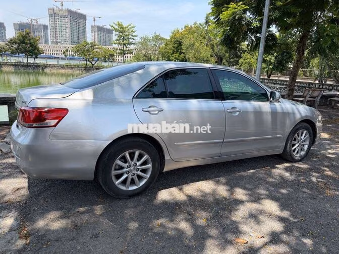 Toyota Camry AT 2.4 Bạc Tự động