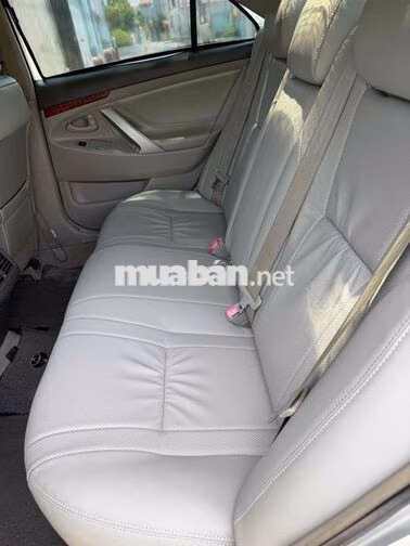 Toyota Camry AT 2.4 Bạc Tự động