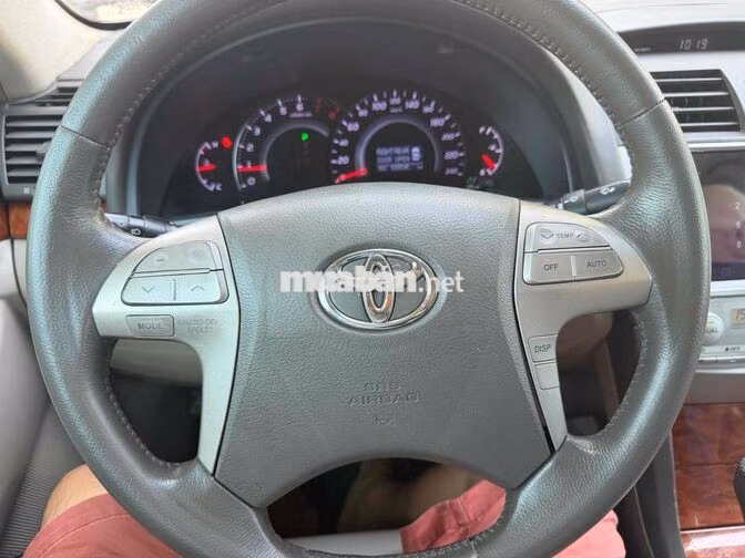 Toyota Camry AT 2.4 Bạc Tự động