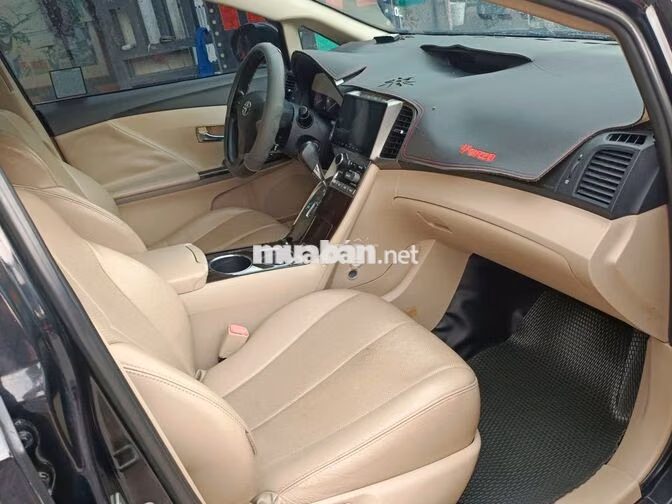 Toyota Venza 2.7AT 2009 màu đen nhập Mỹ