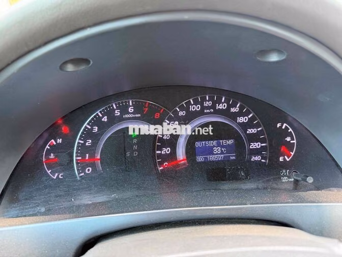Toyota Camry AT 2.4 Bạc Tự động