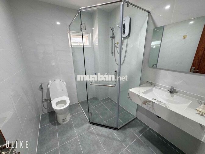 CHO THUÊ NHÀ SÂN VƯỜN MẶT TIỀN KHU PHẠM VĂN ĐỒNG – FULL NỘI THẤT  Cần