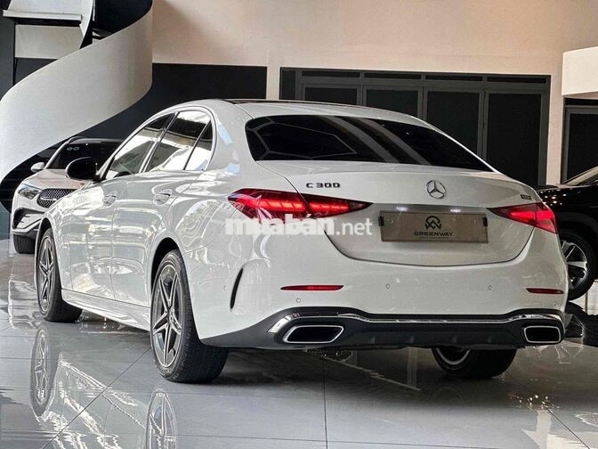 Mercedes-Benz C300 2022 Trắng 3 vạn
