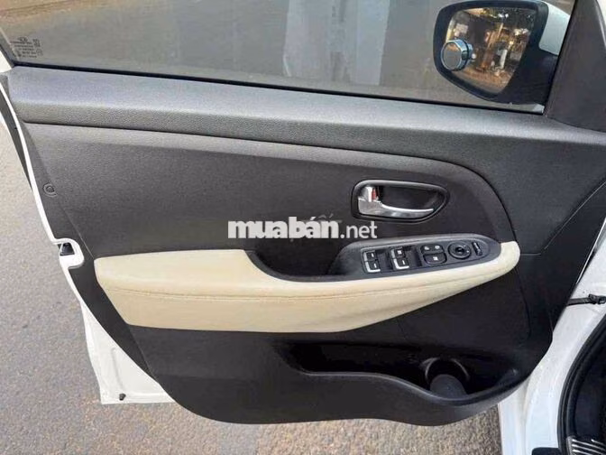 KIA RONDO 2018 MT MÁY XĂNG BAO CHẤT