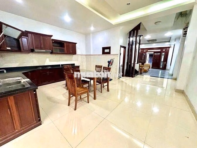 NHÀ BIỆT THỰ 1 TRỆT 2 LẦU – SÂN ĐỂ ĐƯỢC 2 Ô TÔ , 4PN ,4WC  2 MẶT TIỀN 