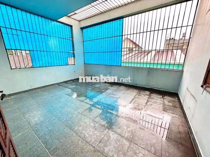 NHÀ BIỆT THỰ 1 TRỆT 2 LẦU – SÂN ĐỂ ĐƯỢC 2 Ô TÔ , 4PN ,4WC  2 MẶT TIỀN 