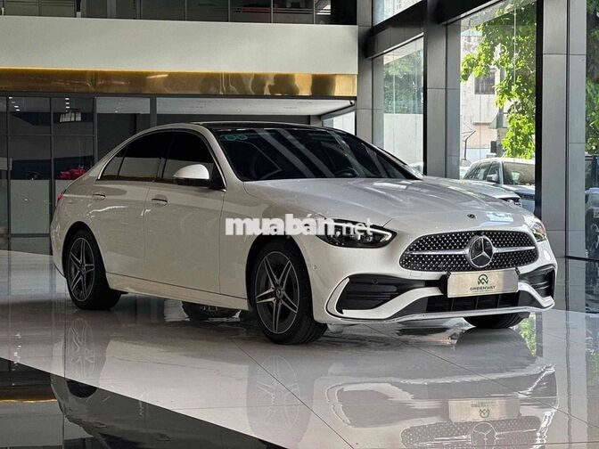 Mercedes-Benz C300 2022 Trắng 3 vạn