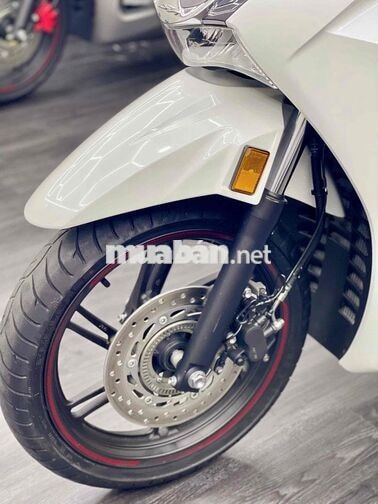 SH 350i 2022 Trắng đen 9.000km Sm601