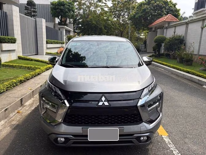 Mitsubishi Xpander 2023 AT Pre MÀU BẠC
