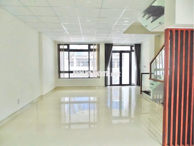Cho Thuê Văn Phòng 204m² – 2 Tầng – Chỉ 21 Triệu | Vạn Phúc City