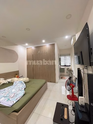 NHÀ HẺM XE HƠI ĐƯỜNG LÂM HOÀNH, 40.5x20m TRỆT 1 LẦU ST. TẶNG NỘI THẤT