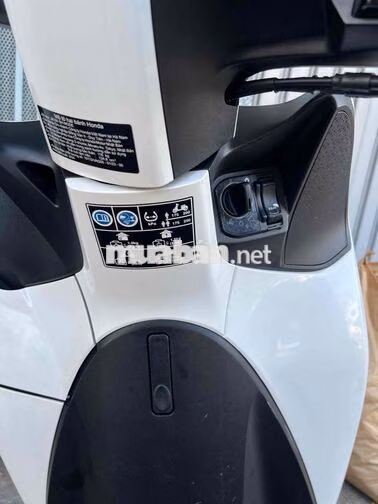 Honda SH Mode 2025 Trắng 3200 km