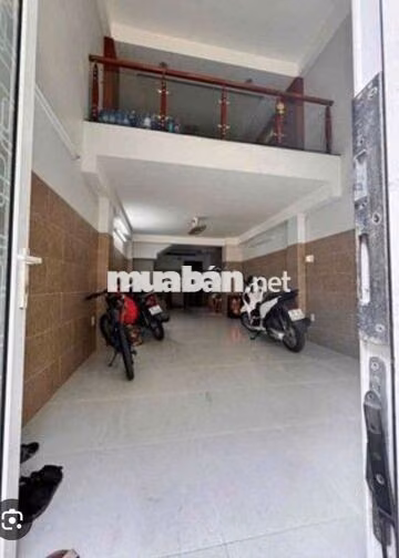 Cho thuê nhà 3 tầng 1 tum tại ngõ 13 đường Giải Phóng