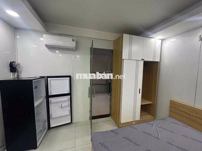 Căn hộ mini tách bếp 32m2 sát ĐH Y dược 300m mặt tiền Hồng Bàng Quận 5