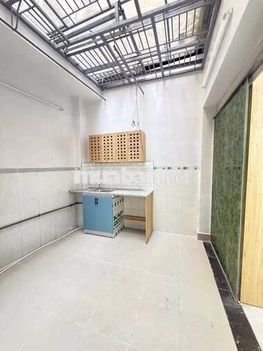 Căn hộ mini tách bếp 32m2 sát ĐH Y dược 300m mặt tiền Hồng Bàng Quận 5