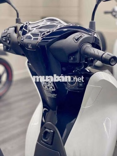 SH 125 ABS Đặc biệt ABS 2025 3.000km Trắng Bạc