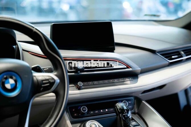 BMW i8 2015 Trắng Hybrid 43.000 Km
