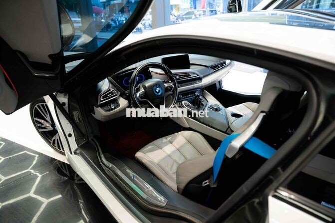 BMW i8 2015 Trắng Hybrid 43.000 Km