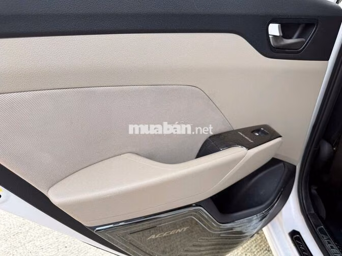 Hyundai Accent 2022 1.4 MT bản đủ màu trắng.