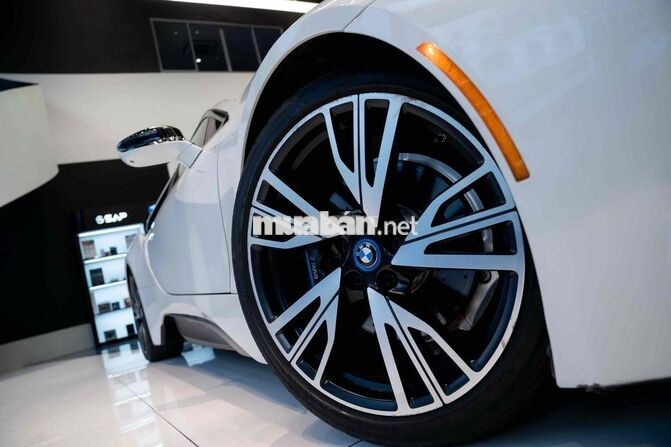 BMW i8 2015 Trắng Hybrid 43.000 Km